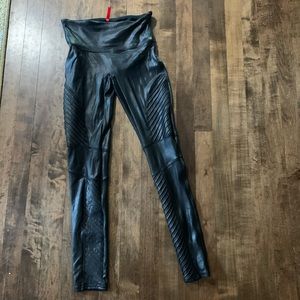 Spanx Faux Leather Motto Leggings size M